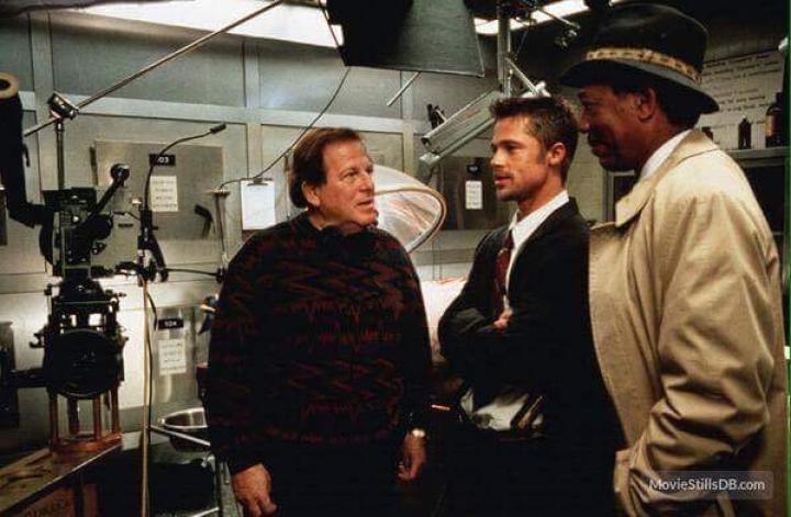Brad Pitt, Morgan Freeman, and Arnold Kopelson in Se7en (1995)