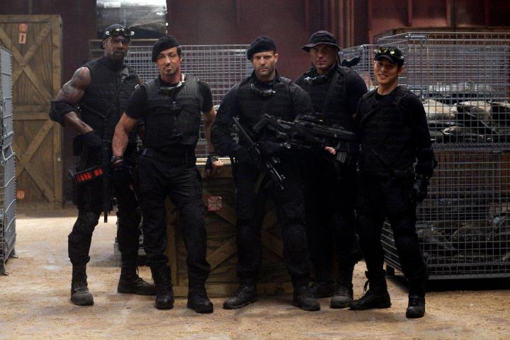 Sylvester Stallone, Jet Li, Jason Statham, Terry Crews, and Randy Couture in The Expendables (2010)