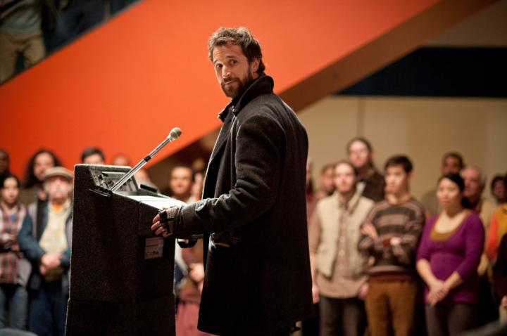 Noah Wyle in Falling Skies (2011)