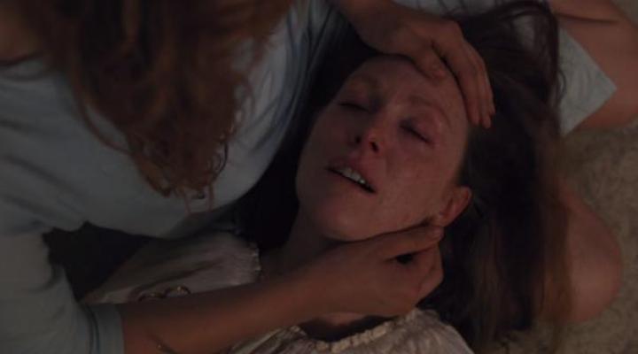 Julianne Moore and Chloë Grace Moretz in Carrie (2013)