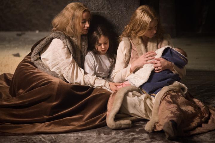 Still of Eloise Webb ( Lizzie York 9 years old) with Janet McTeer and Rebecca Ferguson from 'The White Queen'