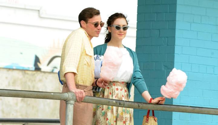 Saoirse Ronan and Emory Cohen in Brooklyn (2015)