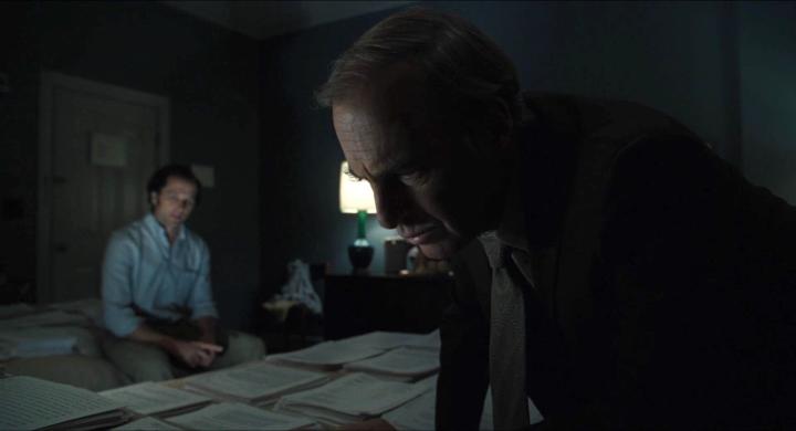 Bob Odenkirk and Matthew Rhys in The Post (2017)