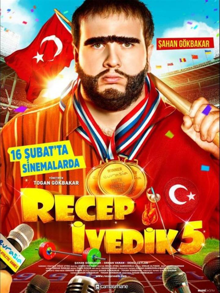 Sahan Gökbakar and Togan Gökbakar in Recep Ivedik 5 (2017)