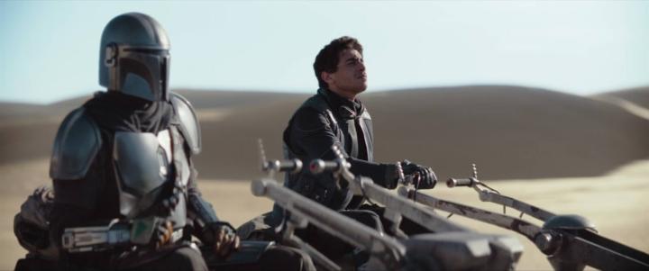 Pedro Pascal and Jake Cannavale in The Mandalorian (2019)