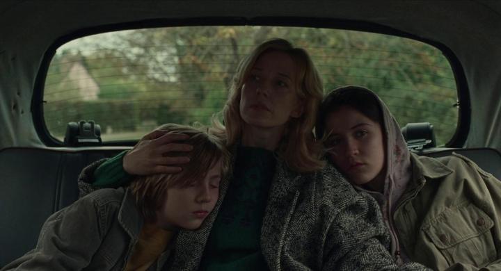 Carrie Coon, Oona Roche, and Charlie Shotwell in The Nest (2020)