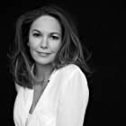 Diane Lane به عنوان Martha Russell