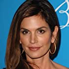 Cindy Crawford به عنوان Self - Guest Star