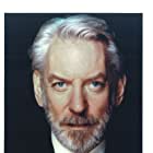 Donald Sutherland به عنوان Uncle Aquila