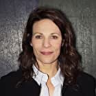 Lili Taylor به عنوان Lynda Rumancek