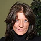 Meg Foster به عنوان Chloe's Aunt