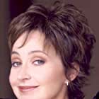 Annie Potts به عنوان Connie 'Meemaw' Tucker