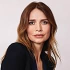 Saffron Burrows به عنوان Catherine