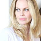 Kristin Bauer van Straten به عنوان Pam De Beaufort