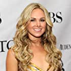 Laura Bell Bundy به عنوان Becky