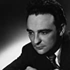 Kenneth Connor به عنوان Mr Warren