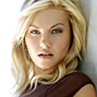 Elisha Cuthbert به عنوان Keira Woods