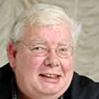 Richard Griffiths به عنوان Uncle Vernon Dursley