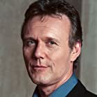 Anthony Head به عنوان Benedict