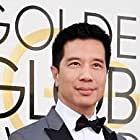 Reggie Lee به عنوان Mr. De La Cruz