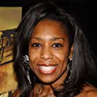 Dawnn Lewis به عنوان Ravonna Renslayer