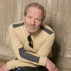 Peter Mullan به عنوان Owen Lark