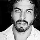 Angus Sampson به عنوان Tucker