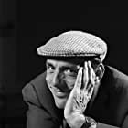 Eric Sykes به عنوان Frank Bryce