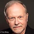 Peter Von Berg به عنوان Yuri