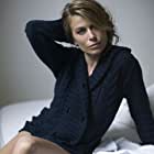 Sonya Walger به عنوان Margot Bishop