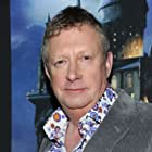 Mark Williams به عنوان Arthur Weasley