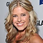 Sarah Wright به عنوان Denise