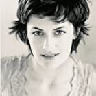 Sarah Clarke به عنوان Renée