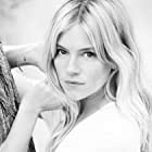 Sienna Miller به عنوان Sophie Whitehouse