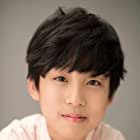 Cha Sung-je به عنوان Hope Orphanage boy