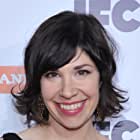 Carrie Brownstein به عنوان Genevieve Cantrell