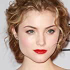 Skyler Samuels به عنوان Esme Frost