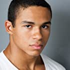 Noah Gray-Cabey به عنوان Mason Gregory