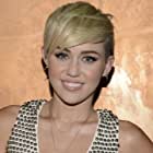 Miley Cyrus به عنوان Girl at Pool