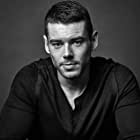 Brian J. Smith به عنوان Doug McKenna