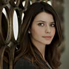 Beren Saat به عنوان Atiye