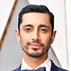 Riz Ahmed به عنوان Hermann Kermit Warm