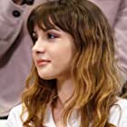 Hannah Marks به عنوان Ella