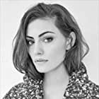 Phoebe Tonkin به عنوان Hayley Marshall