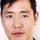 Rob Yang به عنوان Lawrence Yee