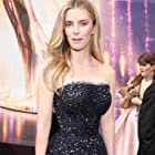 Betty Gilpin به عنوان Emmy Forester