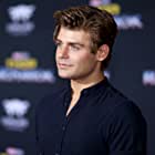 Garrett Clayton به عنوان Mike