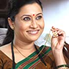 Suchitra Bandekar به عنوان Mrs. Mohile