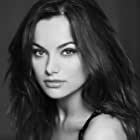 Christina Ochoa به عنوان Emilia Fitzgerald