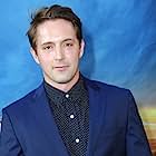 Beck Bennett به عنوان Sir Thoddeus Sureblade